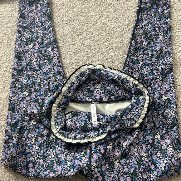 Ebb and flow retro floral ruffle pocket leggings size M full length - Picture 2 of 6